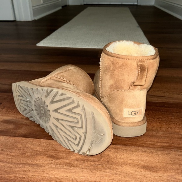 Ugg mini boots - Picture 6 of 8